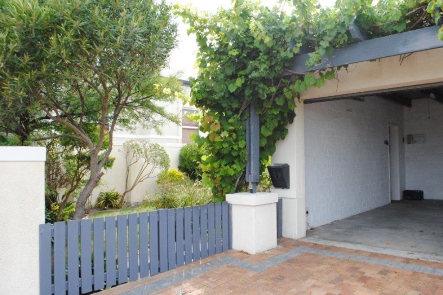 To Let 3 Bedroom Property for Rent in Fernwood Western Cape